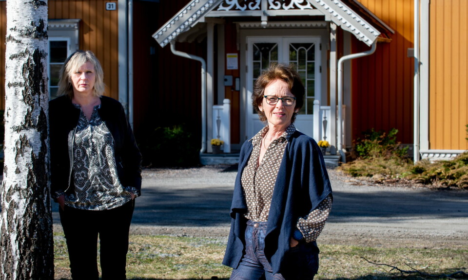 MYE ANGST: Psykiater Ingunn Amble er leder for Villa Sana og opplever at det er mye usikkerhet og angst blant norske leger og sykepleiere. Noen er i en veldig krevende situasjon med høyt arbeidspress, og vet ikke hvordan de skal overkomme dette presset, sier hun. Her fotografert sammen med Marit Hvidsten, rådgiver og klinisk spesialist i sykepleie ved Modum Bad. Foto: Vidar Sandnes MYE ANGST: Psykiater Ingunn Amble er leder for Villa Sana og opplever at det er mye usikkerhet og angst blant norske leger og sykepleiere. Noen er i en veldig krevende situasjon med høyt arbeidspress, og vet ikke hvordan de skal overkomme dette presset, sier hun. Her fotografert sammen med Marit Hvidsten, rådgiver og klinisk spesialist i sykepleie ved Modum Bad. Foto: Vidar Sandnes