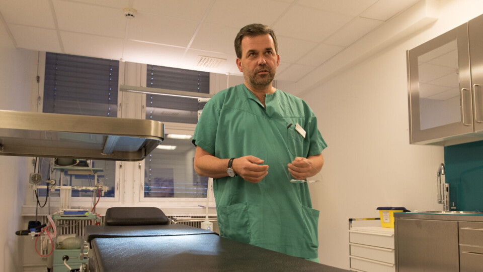300 OMSKJÆRINGER: Halvor Oustad (bildet) leder Parsennklinikken, hvor kirurg Sheraz Yaqub utfører omskjæringer annenhver lørdag. De har ikke opplevd alvorlige komplikasjoner. Foto: Per Corneliussen Foto: Per Corneliussen
