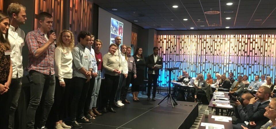 PILOTPROSJEKT: De 15 første ALIS-legene presenterte seg for forsamlingen på erfaringskonferansen ett år etter oppstart. Foto: Målfrid Bordvik PILOTPROSJEKT: De 15 første ALIS-legene presenterte seg for forsamlingen på erfaringskonferansen ett år etter oppstart. Foto: Målfrid Bordvik