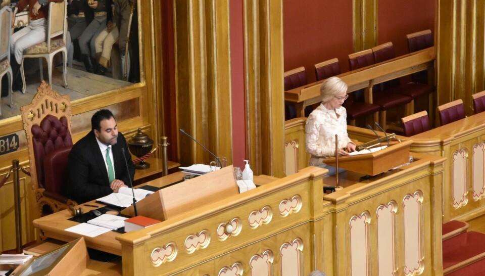 FØLGE OPP: Helseministeren sa blant annet at hun vil følge opp Direktoratet for e-helse sin strategi for å bygge kompetanse internt og for å overføre kompetanse i tilfeller der det må brukes konsulenter. Foto: Michael Chr. A. Simonsen FØLGE OPP: Helseministeren sa blant annet at hun vil følge opp Direktoratet for e-helse sin strategi for å bygge kompetanse internt og for å overføre kompetanse i tilfeller der det må brukes konsulenter. Foto: Michael Chr. A. Simonsen