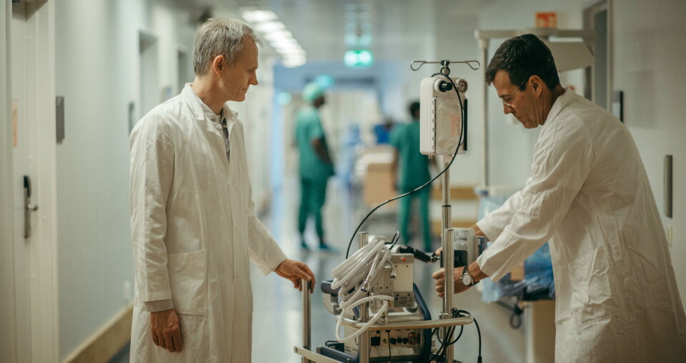 NY METODE: Denne maskinen, regional normoterm perfusjon (RNP), brukes for å beskytte organene mot skadene etter perioden med varm ichemi. Lege Dag Sørensen og transplantasjonskoordinator Stein Foss ved OUS innførte metoden i Norge. Senere møtte de mye motstand. Arkivfoto: Lene Neverdal Foto: NY METODE: Denne maskinen, regional normoterm perfusjon (RNP), brukes for å beskytte organene mot skadene etter perioden med varm ichemi. Lege Dag Sørensen og transplantasjonskoordinator Stein Foss ved OUS innførte metoden i Norge. Senere møtte de mye motstand. Arkivfoto: Lene Neverdal Foto: