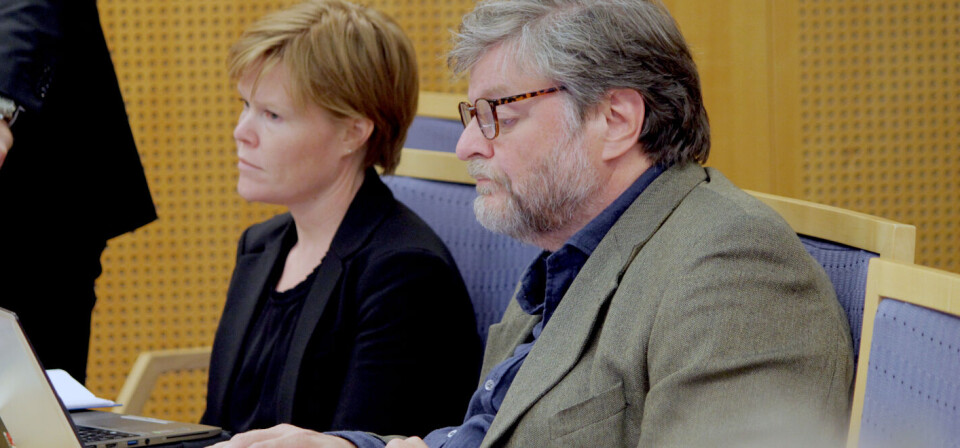 VANT I RETTEN: Steinar Madsen i Statens legemiddelverk og Katrine Edvardsen Espantaleón i Helse- og omsorgsdepartementet under rettsaken i Oslo tinghus. Foto: Øyvind Bosnes Engen