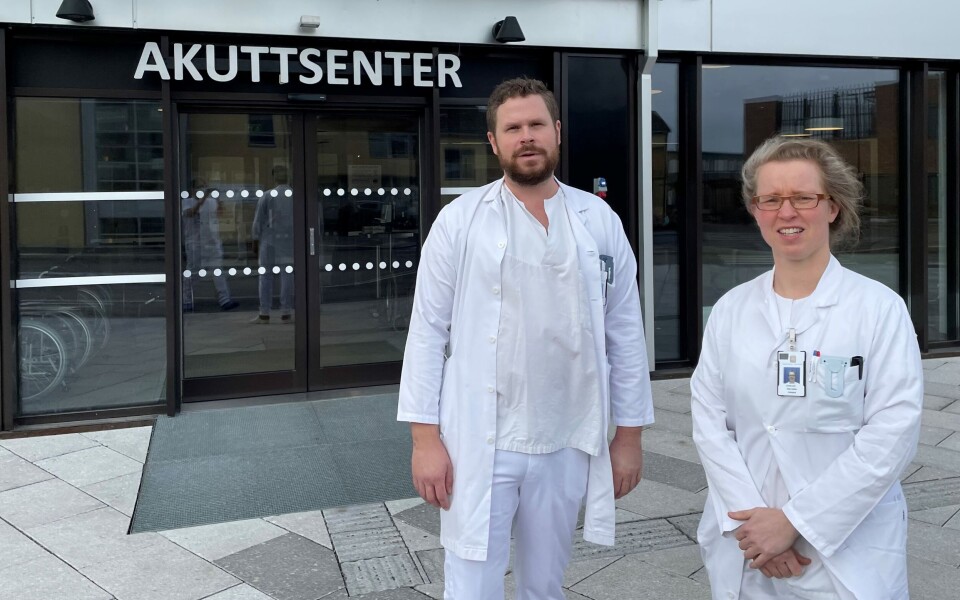 IKKE FORSVARLIG HELSEHJELP: Etter Andreas Aass-Engstrøm og Ellen Holtan Folkestads syn gis det ikke forsvarlig helsehjelp i akuttsenteret på Sykehuset i Vestfold. Foto: Joakim Oliu Moe IKKE FORSVARLIG HELSEHJELP: Etter Andreas Aass-Engstrøm og Ellen Holtan Folkestads syn gis det ikke forsvarlig helsehjelp i akuttsenteret på Sykehuset i Vestfold. Foto: Joakim Oliu Moe