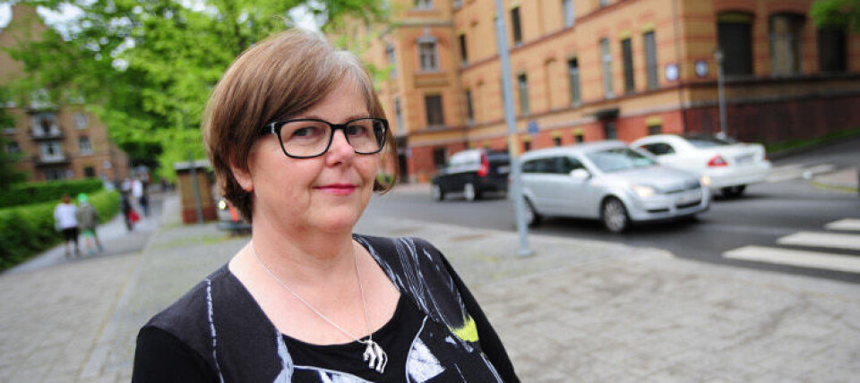 UFORSTÅELIGE GEBYRER: – Vi får stadig fler fakturaer der gebyrene er høyere enn prisen på legemiddelet, sier avdelingsleder Kari Bussesund ved Avdeling spesialiserte ruspoliklinikker. Hun mener gebyrkostnadene går ut over LAR-pasientene. Foto: Vidar Sandn Foto: