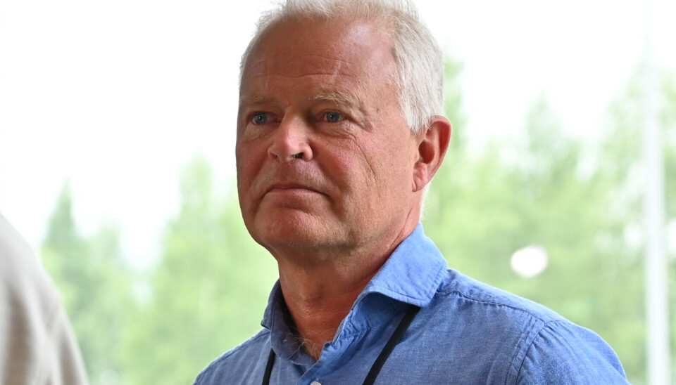 ARBEIDSMILJØ: I tillegg til å svekke kontinuiteten, kan vikarstafetten gå ut over arbeidsmiljøet, og de store lønnsforskjellene mellom de faste legene og vikarer bidrar til å skape dårlig stemning, påpeker fylkeslege Harald Vallgårda i Innlandet. ARBEIDSMILJØ: I tillegg til å svekke kontinuiteten, kan vikarstafetten gå ut over arbeidsmiljøet, og de store lønnsforskjellene mellom de faste legene og vikarer bidrar til å skape dårlig stemning, påpeker fylkeslege Harald Vallgårda i Innlandet.