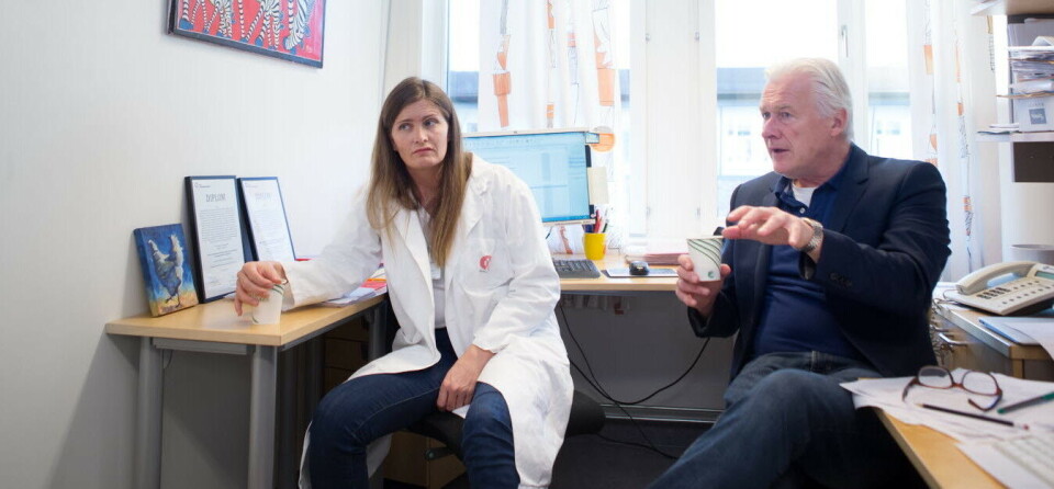 BER OM GRENSE: Overlege Asbjørg Stray-Pedersen og avdelingsleder Rolf Pettersen ved Nyfødtscreeningen på OUS ønsker utvidet, men ikke livsvarig, lagringstid for nyfødtprøvene. Foto: Anette Andersen BER OM GRENSE: Overlege Asbjørg Stray-Pedersen og avdelingsleder Rolf Pettersen ved Nyfødtscreeningen på OUS ønsker utvidet, men ikke livsvarig, lagringstid for nyfødtprøvene. Foto: Anette Andersen