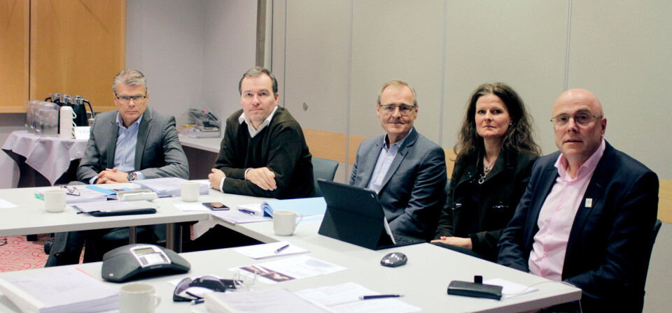 BESLUTNINGSFORUM: Fra venstre, Herlof Nilsen adm. dir Helse Vest, Øistein Winje – brukerrepresentant, Lars Vorland adm. dir Helse Nord, Cathrine, M. Lofthus adm. dir Helse Sør-Øst, Stig Slørdahl adm. dir Helse Midt. Foto: