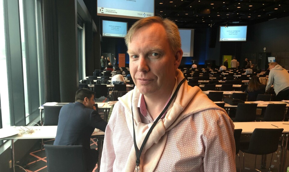 – Jeg jobber tett med i alle fall én ingeniør, jeg har drevet med dette som litt sånn hobbyvirksomhet, forteller kreftlege Andreas Stensvold, som deltok på konferansen om kunstig intelligens i helsetjenesten. Foto: Anne Grete Storvik