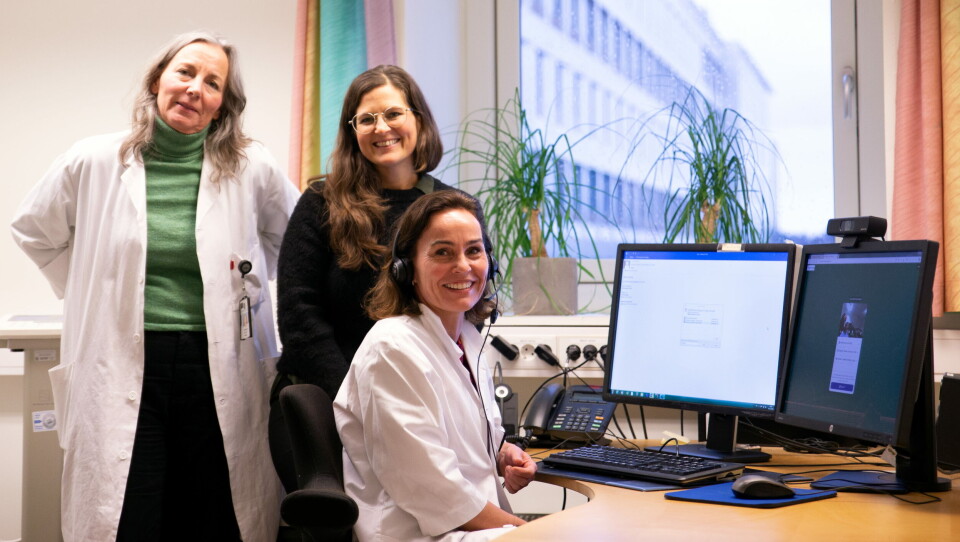 POSITIVT: Seksjonsleder Inger Marie Flakstad, IKT-rådgiver Karen Agnes Grinde og spesialistsykepleier Kathrine Skjæveland Inderåk tror digital behandling kan øke kvaliteten på tjenestene. Foto: Sykehuset i Vestfold POSITIVT: Seksjonsleder Inger Marie Flakstad, IKT-rådgiver Karen Agnes Grinde og spesialistsykepleier Kathrine Skjæveland Inderåk tror digital behandling kan øke kvaliteten på tjenestene. Foto: Sykehuset i Vestfold