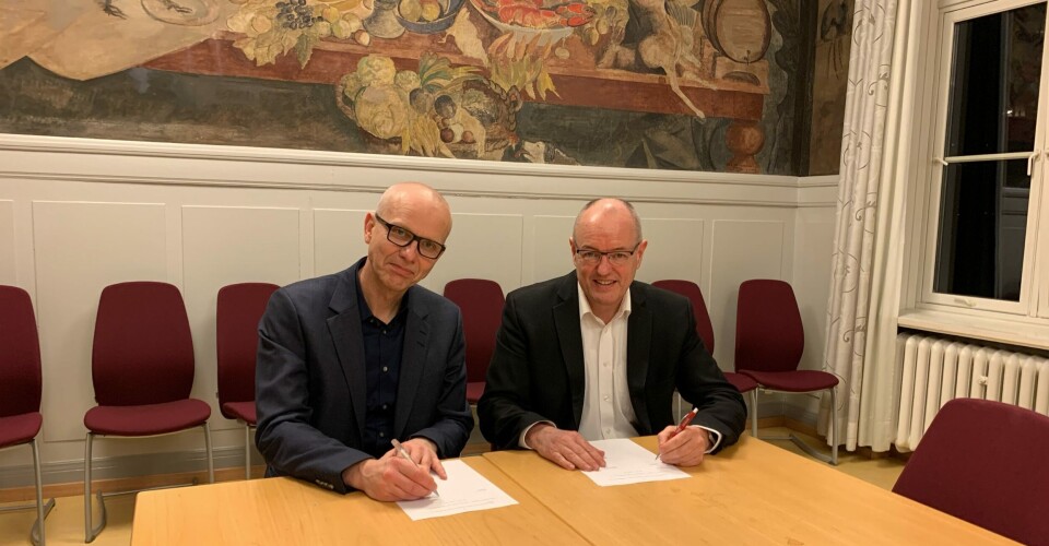 NY DIREKTØR: Bjørn Atle Bjørnbeth (t.v.) sammen med styreleder i Oslo universitetssykehus, Gunnar Bovim, etter styremøtet torsdag hvor det ble bestemt at Bjørnbeth blir ny administrerende direktør ved OUS. Foto: Oslo universitetssykehus NY DIREKTØR: Bjørn Atle Bjørnbeth (t.v.) sammen med styreleder i Oslo universitetssykehus, Gunnar Bovim, etter styremøtet torsdag hvor det ble bestemt at Bjørnbeth blir ny administrerende direktør ved OUS. Foto: Oslo universitetssykehus