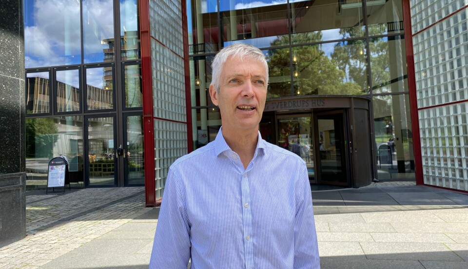 FOR LITE LÆRING: – Man har lært for lite om hvilke tiltak som fungerer godt, mener professor Steinar Holden. Selv har han nylig hatt korona. Foto: Julie Kalveland FOR LITE LÆRING: – Man har lært for lite om hvilke tiltak som fungerer godt, mener professor Steinar Holden. Selv har han nylig hatt korona. Foto: Julie Kalveland