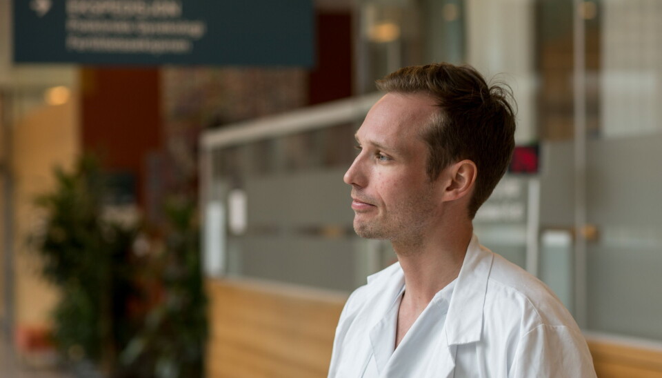 PÅVIRKES: I en ny undersøkelse svarer leger i spesialisering (LIS) at de opplever at innføring av nytt journalsystem ved St. Olavs hospital får konsekvenser for utdanningen deres. – De er heftet med mer tidsbruk på journalføring, forteller foretakstillitsvalgt og LIS Tobias Iveland. Foto: Guro Kulset Merakerås PÅVIRKES: I en ny undersøkelse svarer leger i spesialisering (LIS) at de opplever at innføring av nytt journalsystem ved St. Olavs hospital får konsekvenser for utdanningen deres. – De er heftet med mer tidsbruk på journalføring, forteller foretakstillitsvalgt og LIS Tobias Iveland. Foto: Guro Kulset Merakerås
