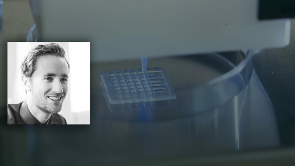 PÅ SPORET AV NOE STORT: – Vi ser at at dette fungerer på ordentlige sår, og at dette er et biologisk aktivt produkt som påvirker cellene og som gjør at sårene gror bedre. Vi har alltid trodd på dette og sett tendenser til effekt i laben, men nå har vi vårt «proof of concept», sier Regenics-sjef Karl Rasmus Bryn. Bildet i bakgrunnen viser det utprøvende produktet Collex i en 3D-printer. Bilder i montasje: Regenics Foto: PÅ SPORET AV NOE STORT: – Vi ser at at dette fungerer på ordentlige sår, og at dette er et biologisk aktivt produkt som påvirker cellene og som gjør at sårene gror bedre. Vi har alltid trodd på dette og sett tendenser til effekt i laben, men nå har vi vårt «proof of concept», sier Regenics-sjef Karl Rasmus Bryn. Bildet i bakgrunnen viser det utprøvende produktet Collex i en 3D-printer. Bilder i montasje: Regenics Foto: