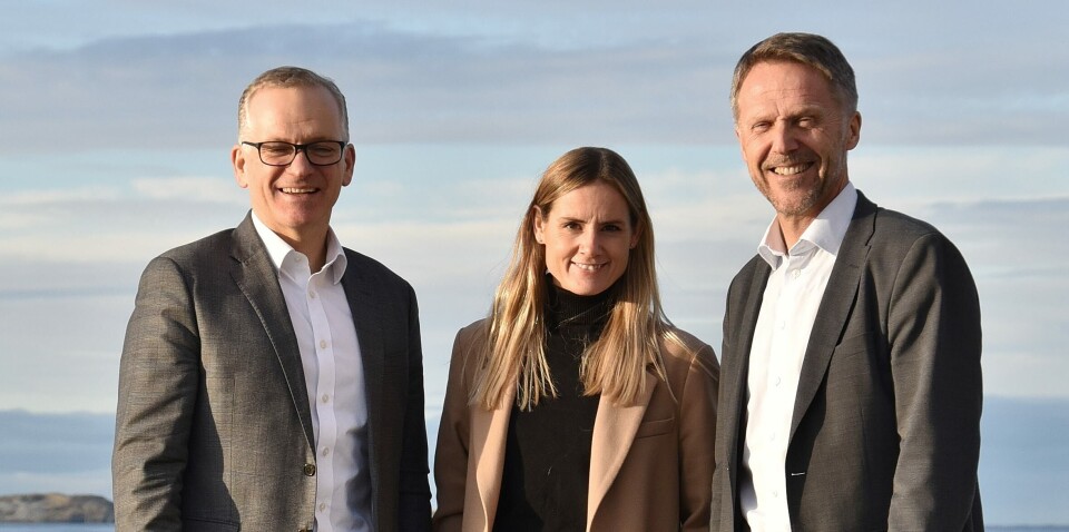 INVOLVERT I PROSJKETET: Fra venstre: Administrerende direktør i Arctic Nutrition, Ole Arne Eiksund (t.v), , daglig leder Anja Solevågseide i Pir Invest og regionsdirektør Helge Gjerde i Innovasjon Norge. Foto: Arctic Nutrition