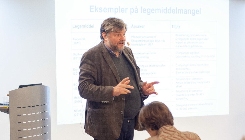 – Mangelsituasjonen har blitt verre, men vi var relativt tidlig ute i Norge med systemer for å takle disse problemene. Så får vi bare håpe at det blir bedre, sa Steinar Madsen, medisinsk fagdirektør i Legemiddelverket, under DM Pharmas frokostmøte om legemiddelmangel onsdag 6. november. Foto: