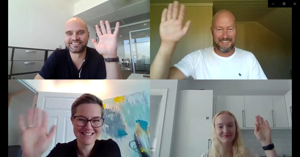 FIKSER HJEMMEKONTORET: LMIs kommunikasjonsteam (f.v) Didrik Ottesen, Espen Snipstad, Eline Feiring og Marie Svendsen Aase melder å ha økt produktiviteten ved å ha hjemmekontor. De hevder dessuten å ha unngått de store tabbene på videomøtene, som for eksempel å reise seg opp og avsløre undertøyet. Her et bilde fra mandagens teams-møte. Foto: