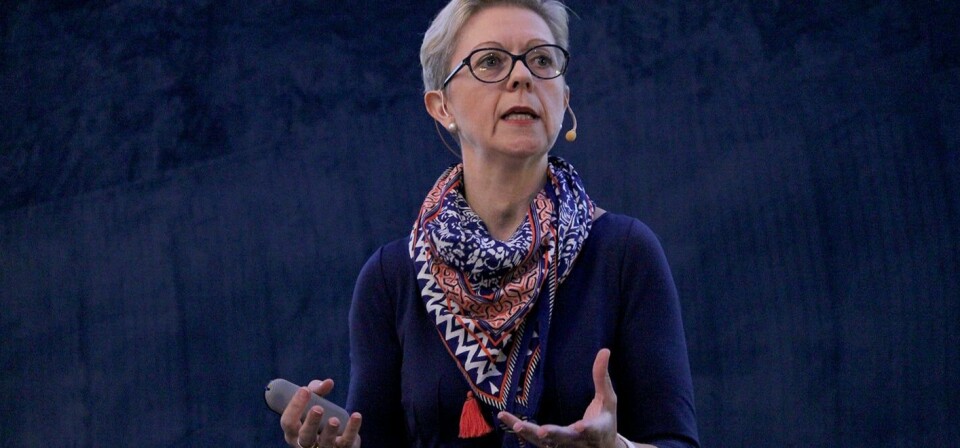 MILJØPLANER: Bente Hayes, innkjøpsdirektør for legemidler i Sykehusinnkjøp HF, fortalte om foretakets planer om miljøvennlige innkjøp under et møte i regi av LMI på torsdag. Foto: Øyvind Bosnes Engen