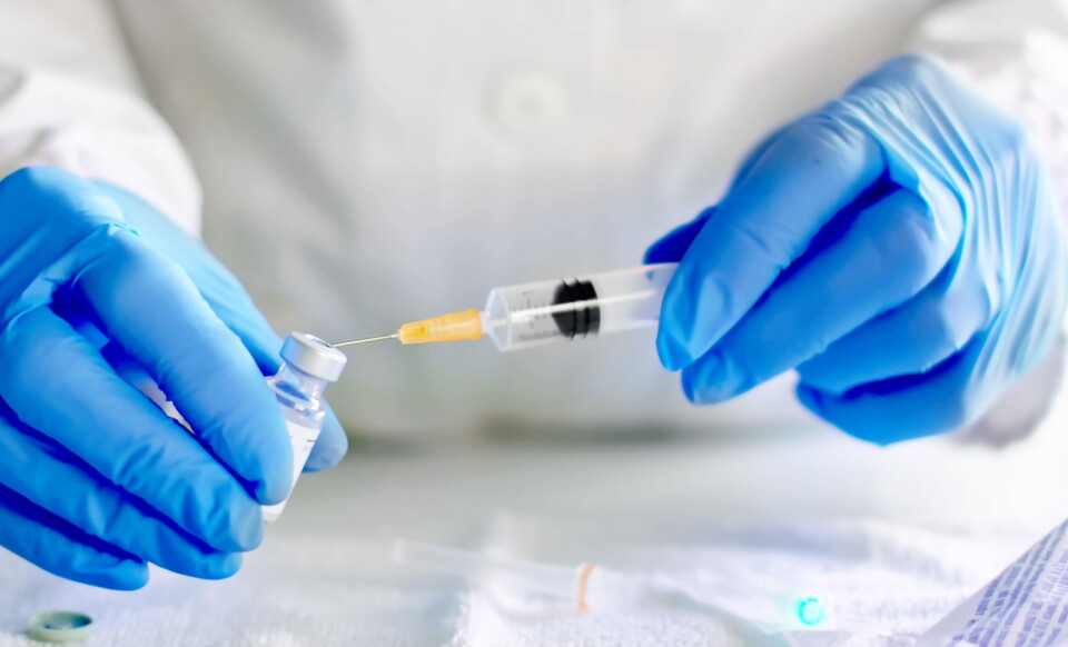 VAKSINE: Legemiddelselskapet opplyser at når det gjelder vaksinedosene til Indonesia vil bli produsert av Serum Institute og solgt under det indiske selskapets merkenavn, Covovax. Illustrasjonsbilde: Getty Images Foto: