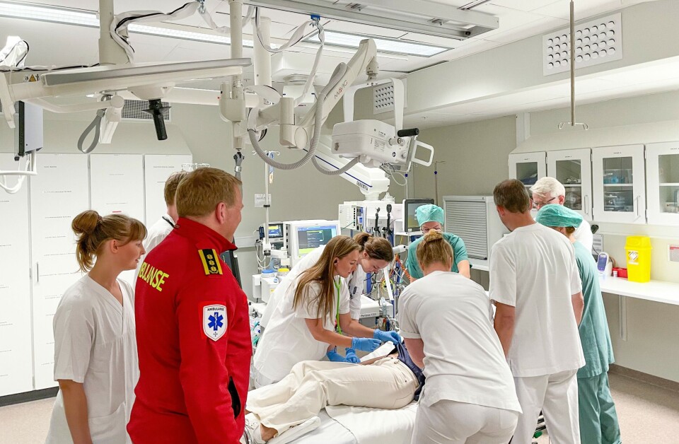 KOMPETANSE: Det er et stort team som tar imot pasienter som ankommer akuttsenteret på grunn av forgiftning eller overdose. Behandlingen krever kompetanse fra flere fagområder. Foto: Sykehuset Vestfold KOMPETANSE: Det er et stort team som tar imot pasienter som ankommer akuttsenteret på grunn av forgiftning eller overdose. Behandlingen krever kompetanse fra flere fagområder. Foto: Sykehuset Vestfold
