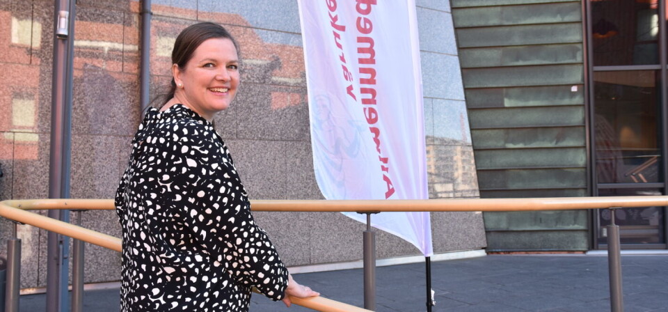 GLAD PRISVINNER: – Jeg er veldig overrasket og kjempeglad. Prisen inspirerer til å fortsette og til fortsatt å være fastlegesupporter, sier Årets allmennlege, Inger Johanne Ravn. Foto: Lisbeth Nilsen Foto:
