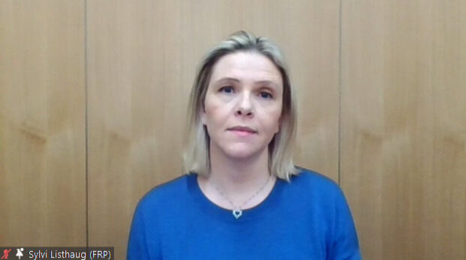TENKE NYTT: Sylvi Listhaug tror det kan bli enklere å rekruttere til et helseforetak enn en kommune, særlig med tanke på problemene med fastlegeordningen. Frp åpner derfor for å la helseforetakene overta ansvaret for hele legetjenesten, fastlegene inkludert. Foto: skjermbilde TENKE NYTT: Sylvi Listhaug tror det kan bli enklere å rekruttere til et helseforetak enn en kommune, særlig med tanke på problemene med fastlegeordningen. Frp åpner derfor for å la helseforetakene overta ansvaret for hele legetjenesten, fastlegene inkludert. Foto: skjermbilde