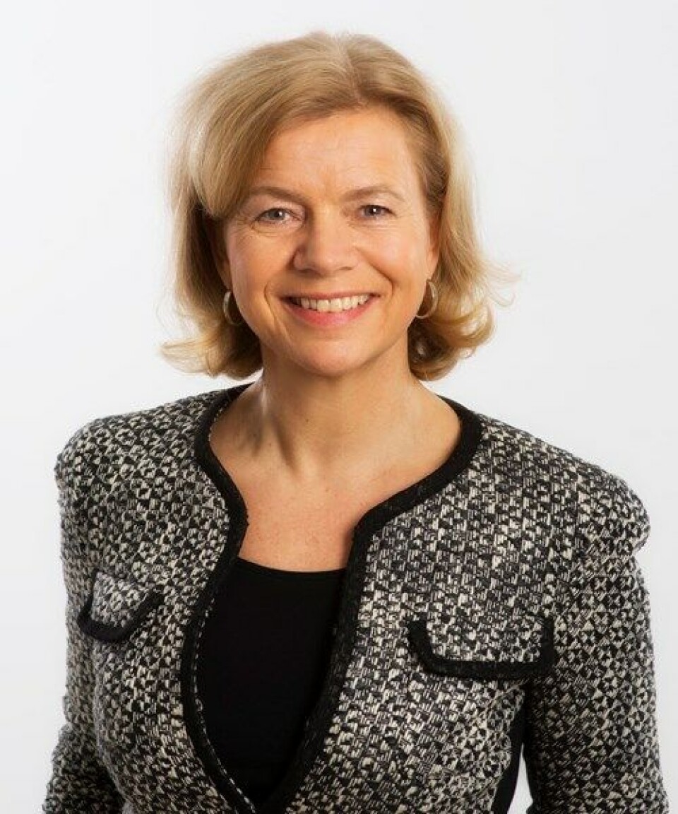 TILBAKEVISTE MYTE: Manuellterapeut Elisabeth K. Bjelland fant at amming i stedet kan redusere risiko for bekkenleddsmerter. Foto: Ole Walter Jacobsen