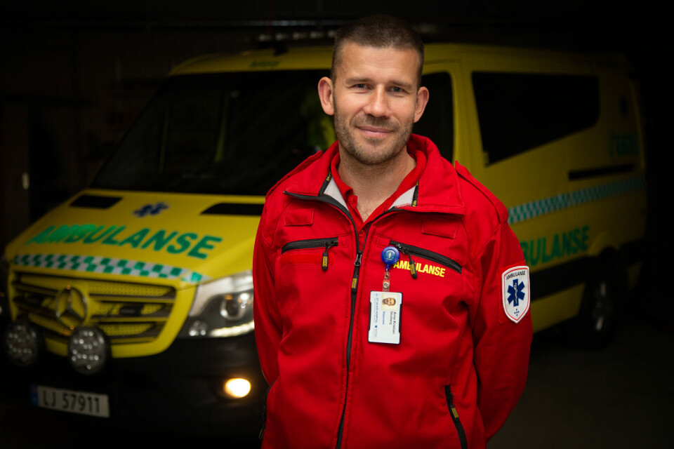 OVERDOSE: Over 300 ambulansepersonell i Trondheim og Oslo har gitt sprayen ved mistanke om overdose for å undersøke effekten, og sammenlignet nesesprayen med sprøyter. Postdoktor ved NTNU, Arne Skulberg, har ledet studien. Foto: Karl Jørgen Marthinsen OVERDOSE: Over 300 ambulansepersonell i Trondheim og Oslo har gitt sprayen ved mistanke om overdose for å undersøke effekten, og sammenlignet nesesprayen med sprøyter. Postdoktor ved NTNU, Arne Skulberg, har ledet studien. Foto: Karl Jørgen Marthinsen