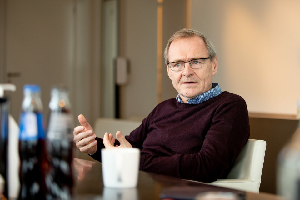 BETENKT: Lars Vorland er, som folk flest, litt betenkt når det gjelder bruk av AstraZeneca-vaksinen i Norge. Nå skal han lede arbeidet med å veie konsekvensen av å gjenoppta bruken, mot konsekvensene av å ikke gjøre det. Foto: Vidar Sandnes BETENKT: Lars Vorland er, som folk flest, litt betenkt når det gjelder bruk av AstraZeneca-vaksinen i Norge. Nå skal han lede arbeidet med å veie konsekvensen av å gjenoppta bruken, mot konsekvensene av å ikke gjøre det. Foto: Vidar Sandnes