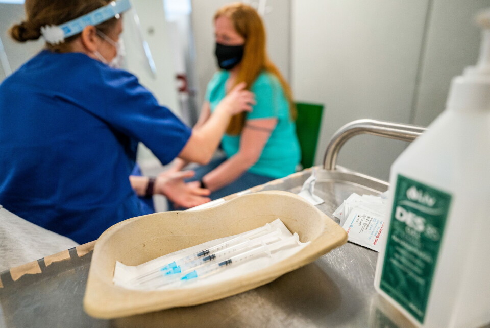 I Norge er det satt over 11 millioner doser med koronavaksine. FHI melder om lav sannsynlighet for langtidsbivirkninger. Foto: Håkon Mosvold Larsen / NTB Foto: I Norge er det satt over 11 millioner doser med koronavaksine. FHI melder om lav sannsynlighet for langtidsbivirkninger. Foto: Håkon Mosvold Larsen / NTB Foto: