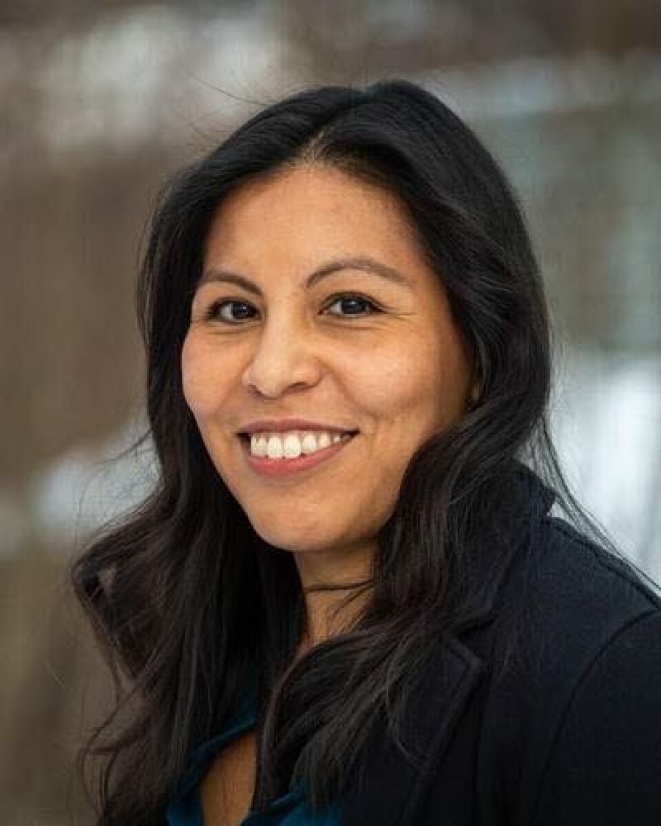 OVERRASKET: – Det viste seg at det ikke var økt interesse for slik teknologi, noe vi fant overraskende, sier postdoktor Nathalie Puaschitz. – Når vi har spurt i undersøkelsen så er svaret vi har fått at «pårørende ønsket ikke mer». Men pårørende kan ikke spørre etter noe de ikke vet om. Foto: Magne Sande, UiB OVERRASKET: – Det viste seg at det ikke var økt interesse for slik teknologi, noe vi fant overraskende, sier postdoktor Nathalie Puaschitz. – Når vi har spurt i undersøkelsen så er svaret vi har fått at «pårørende ønsket ikke mer». Men pårørende kan ikke spørre etter noe de ikke vet om. Foto: Magne Sande, UiB