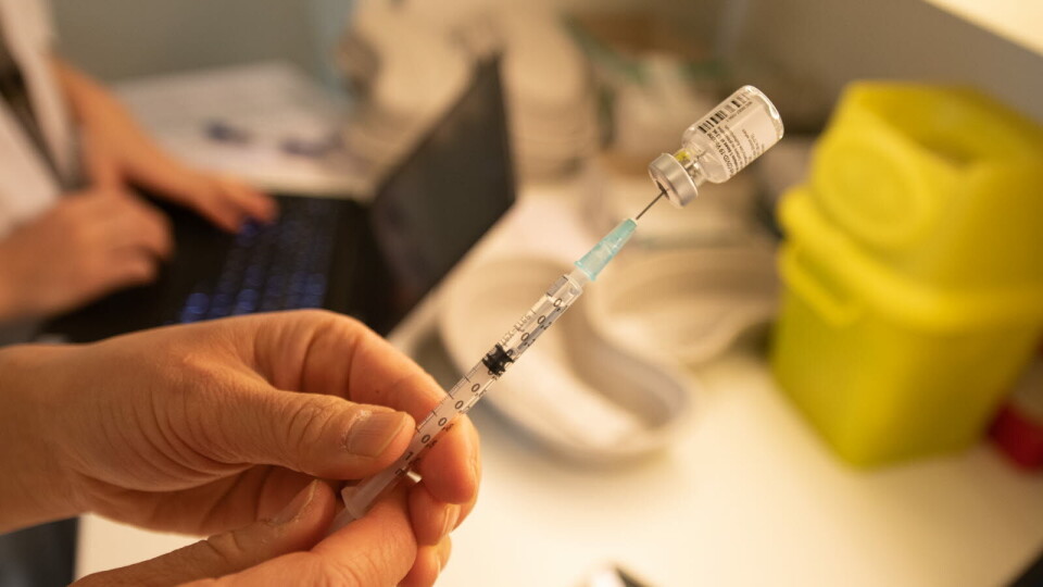 NY DOSE: Med oppstart fra 1. juli anbefales nå alle over 75 år å ta en ny oppfriskningsdose med koronavaksine. Illustrasjonsbilde: Vidar Sandnes Foto: NY DOSE: Med oppstart fra 1. juli anbefales nå alle over 75 år å ta en ny oppfriskningsdose med koronavaksine. Illustrasjonsbilde: Vidar Sandnes Foto: