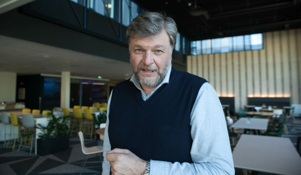 FØLGES TETT: Stenar Madsen i Legemiddelverket sier den nye amerkanske studien foreløpig ikke får noen konsekvenser for studiene som foregår på norske sykehus. Men han følger nøye med på utviklingen. Foto: Lasse Moe FØLGES TETT: Stenar Madsen i Legemiddelverket sier den nye amerkanske studien foreløpig ikke får noen konsekvenser for studiene som foregår på norske sykehus. Men han følger nøye med på utviklingen. Foto: Lasse Moe