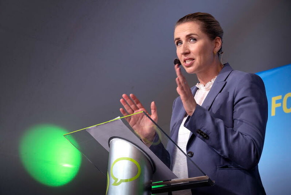MUTERT: Danmarks statsminister Mette Fredriksen skriver på Facebook at de vil avlive all mink i landet, på grunn av koronavirus som har mutert. Foto: