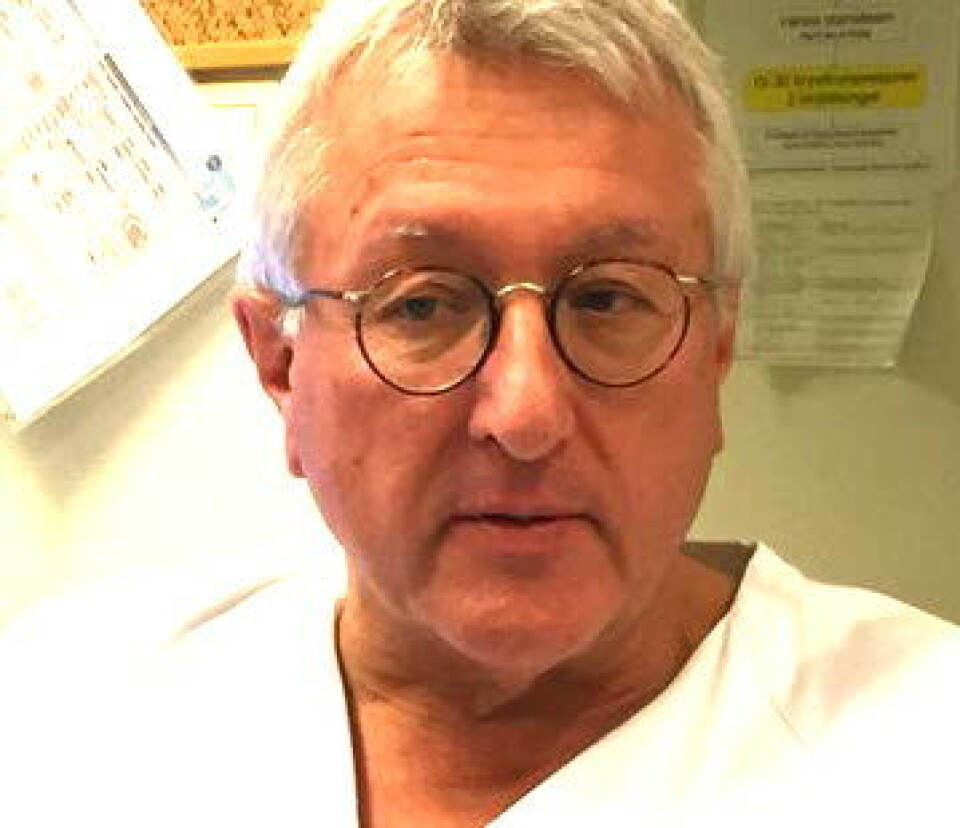ARBEIDSPRESS: – Jeg tror arbeidspresset er en veldig vesentlig forklaring. Nå slåss de unge legene for å komme til på operasjonsstuene, sier Inge Glambek, leder av Norsk kirurgisk forening. ARBEIDSPRESS: – Jeg tror arbeidspresset er en veldig vesentlig forklaring. Nå slåss de unge legene for å komme til på operasjonsstuene, sier Inge Glambek, leder av Norsk kirurgisk forening.
