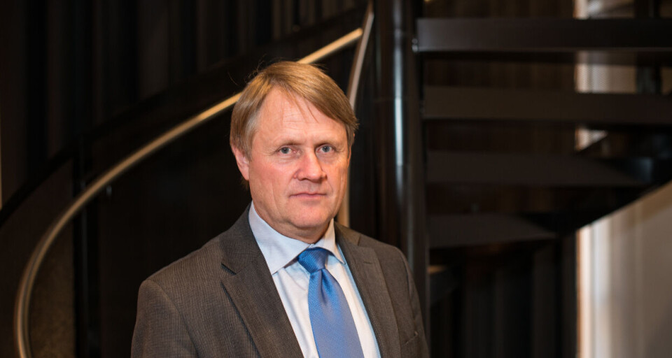 IKKE AKSEPTABELT: – Det bør være opplagt for alle at en situasjon hvor arbeidsgiver kan pålegge 38 strake 60-timers uker på rad ikke er akseptabel for Legeforeningen, sier fungerende president i Legeforeningen, Jon Helle. Foto: Vidar Sandnes IKKE AKSEPTABELT: – Det bør være opplagt for alle at en situasjon hvor arbeidsgiver kan pålegge 38 strake 60-timers uker på rad ikke er akseptabel for Legeforeningen, sier fungerende president i Legeforeningen, Jon Helle. Foto: Vidar Sandnes