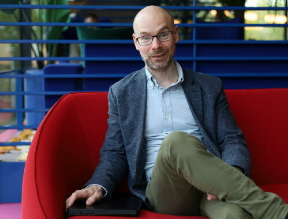 PÅ VEI: Øivind Torkildsen jobber med Overlord-studien som forhåpentligvis kan gi flere svar om legemiddeltvillingene rituksimab og okrelizumab.
Foto: Julie Kalveland PÅ VEI: Øivind Torkildsen jobber med Overlord-studien som forhåpentligvis kan gi flere svar om legemiddeltvillingene rituksimab og okrelizumab.
Foto: Julie Kalveland