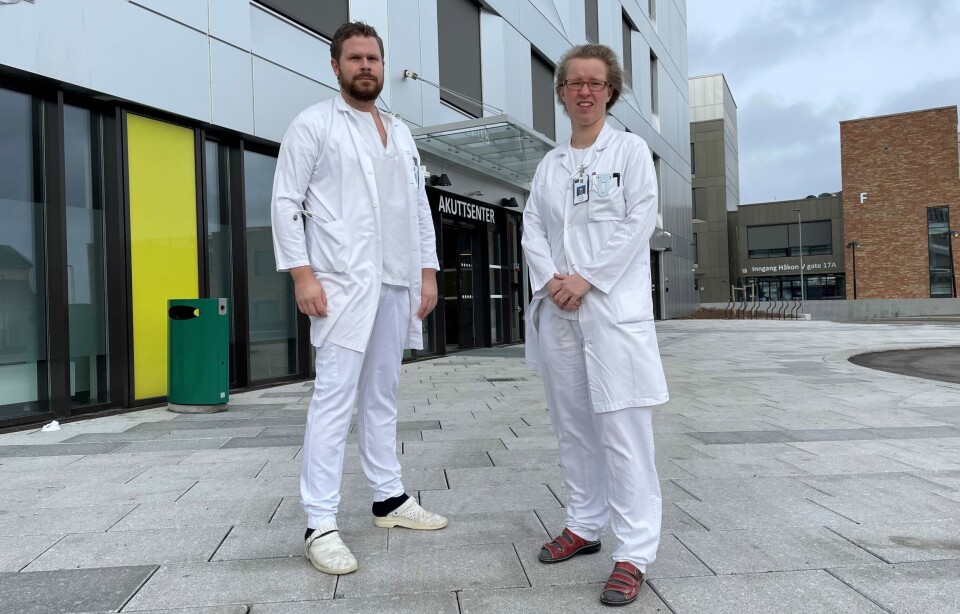 TILLITSVALGTE: Andreas Aass-Engstrøm, foretakstillitsvalgt Yngre legers forening og Ellen Holtan Folkestad, foretakstillitsvalgt for Overlegeforeningen. Foto: Joakim Oliu Moe TILLITSVALGTE: Andreas Aass-Engstrøm, foretakstillitsvalgt Yngre legers forening og Ellen Holtan Folkestad, foretakstillitsvalgt for Overlegeforeningen. Foto: Joakim Oliu Moe