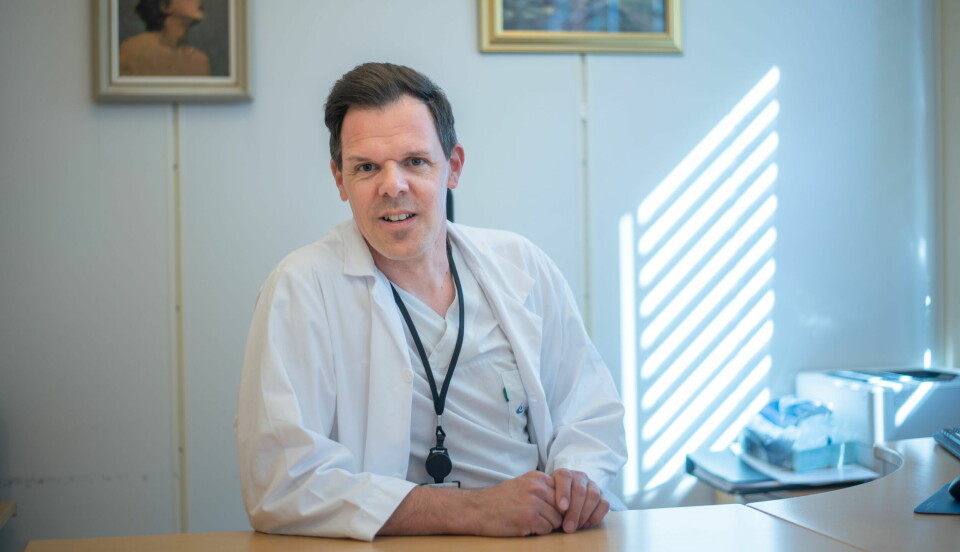 SPENT: Daniel Heinrich, overlege ved kreftavdelingen på Sykehuset Innlandet, er spent på å se om dataene fra de kliniske studiene av darolutamid står seg i den kliniske hverdagen. Foto: Vidar Sandnes