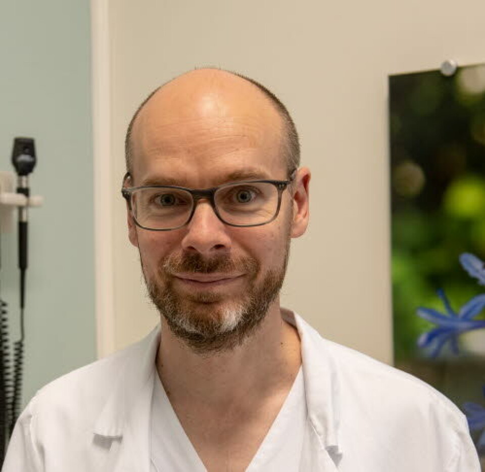 FORSKER:– Vi har ikke fått mer penger etter 2021. Det kom tjue millioner ekstra, men dette ble tildelt før stortingsvedtaket i mai, sier UiB-professor Øivind Torkildsen.
Foto: Marit Hommedal FORSKER:– Vi har ikke fått mer penger etter 2021. Det kom tjue millioner ekstra, men dette ble tildelt før stortingsvedtaket i mai, sier UiB-professor Øivind Torkildsen.
Foto: Marit Hommedal