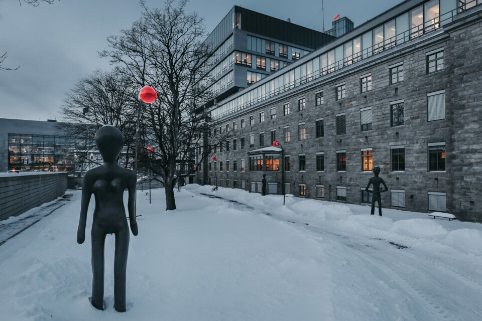 SLITER: Psykologstillingen er utlyst to ganger, men det har ikke lyktes Nordlandssykehuset å få tilsatt noen. Foto: DM-arkis/Tom Melby SLITER: Psykologstillingen er utlyst to ganger, men det har ikke lyktes Nordlandssykehuset å få tilsatt noen. Foto: DM-arkis/Tom Melby