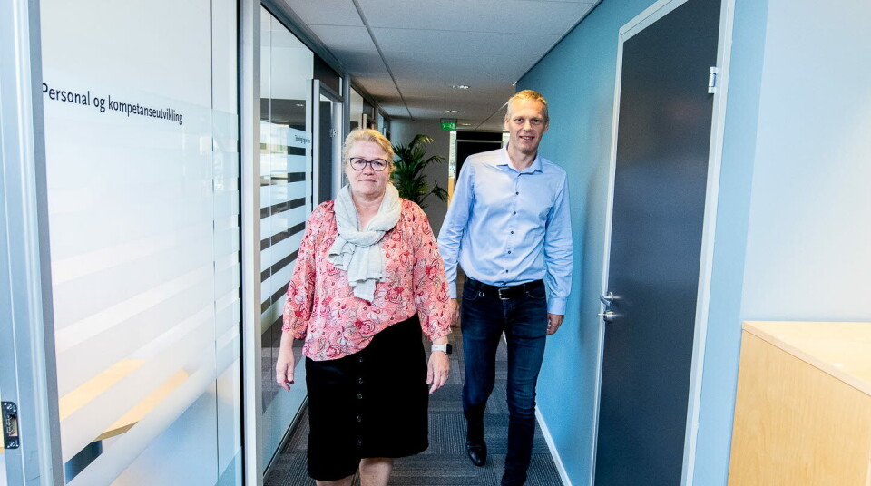LAVERE RISIKO: – Transperineal biopsi har lavere bivirkningsfrekvens enn transrektal biopsi, sier fagdirektør Bjørn Egil Vikse i Helse Vest RHF, her sammen med Beslutningsforums leder Inger Cathrine Bryne. Arkivfoto: Vidar Sandnes Foto: LAVERE RISIKO: – Transperineal biopsi har lavere bivirkningsfrekvens enn transrektal biopsi, sier fagdirektør Bjørn Egil Vikse i Helse Vest RHF, her sammen med Beslutningsforums leder Inger Cathrine Bryne. Arkivfoto: Vidar Sandnes Foto: