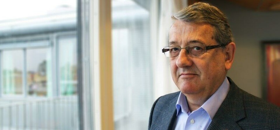 MÅ LÆRE OPP LEGENE: – Helseforetakene må sørge for at legene får god nok opplæring i koding, sier riksrevisor Per-Kristian Foss. Foto: Riksrevisjonen Foto: