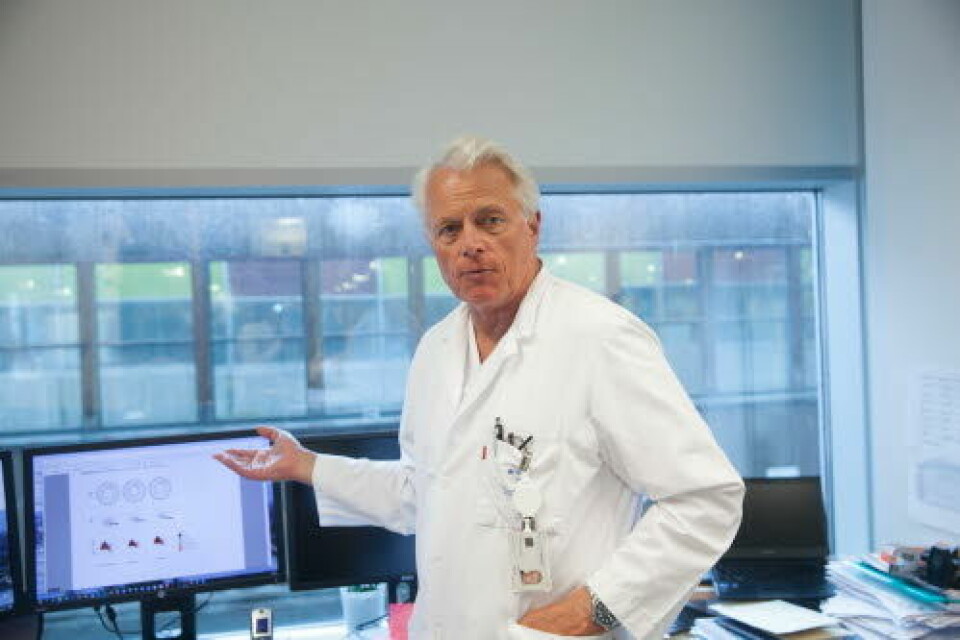 OPPRØRT: Professor Per Eystein Lønning er svært frustrert over Statens legemiddelverks vedtak om å stoppe inntak av pasienter i en brystkreft-studie ved Haukeland universitetssjukehus.

            
                Foto: Lasse Moe