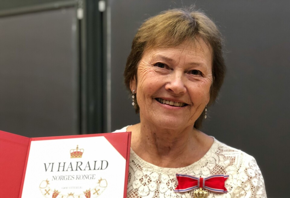 HEDRES: Professor Reidun Førde blir hedret for sitt mangeårige arbeid med medisinsk etikk. Foto: Anne Hafstad