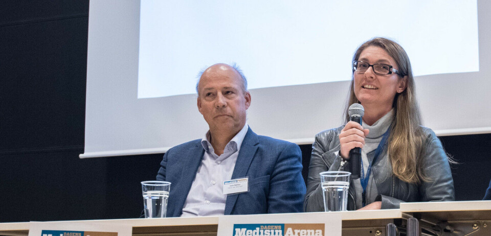 'IKKE BRA': – Jeg må jo si at jeg ikke er fornøyd. Dette er jo ikke bra, sier konstituert fagdirektør i Helse Sør-Øst, Geir Bøhler, som sammen med prosjektleder innen IT ved foretaket, Eli Stokke Rondeel, forsøker å forklare hvorfor deres foretak ikke greier å sende henvisninger elektronisk, slik resten av landet får til. Foto: Vidar Sandnes