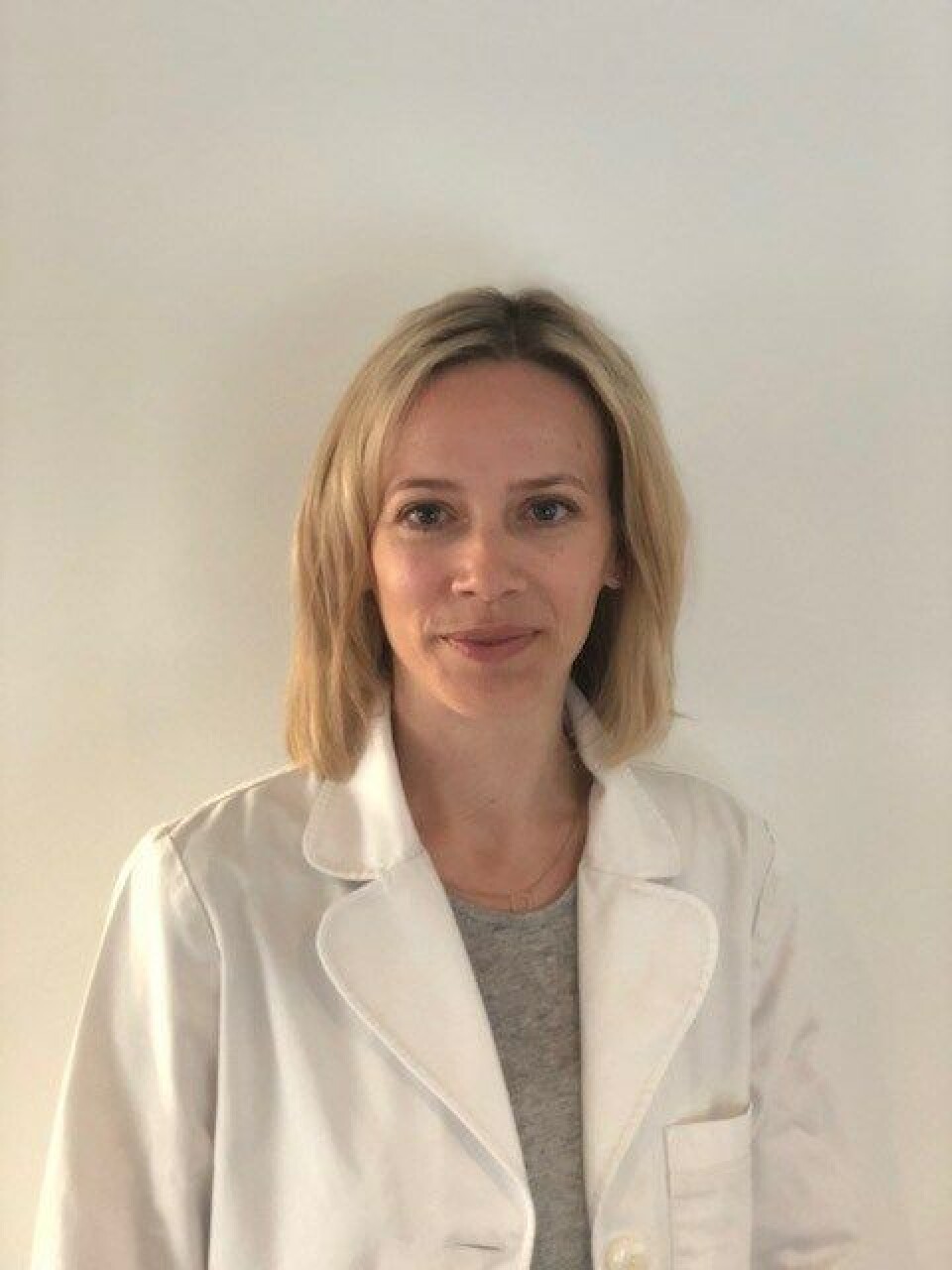 TILBAKE TIL SYKEHUS: Slik svarer fastlege Mona Størseth på spørsmålet om sykehusene bør sykehusene ta tilbake en del av kreftoppfølgingen: – Ut fra dagens rammebetingelser, er svaret ja. TILBAKE TIL SYKEHUS: Slik svarer fastlege Mona Størseth på spørsmålet om sykehusene bør sykehusene ta tilbake en del av kreftoppfølgingen: – Ut fra dagens rammebetingelser, er svaret ja.