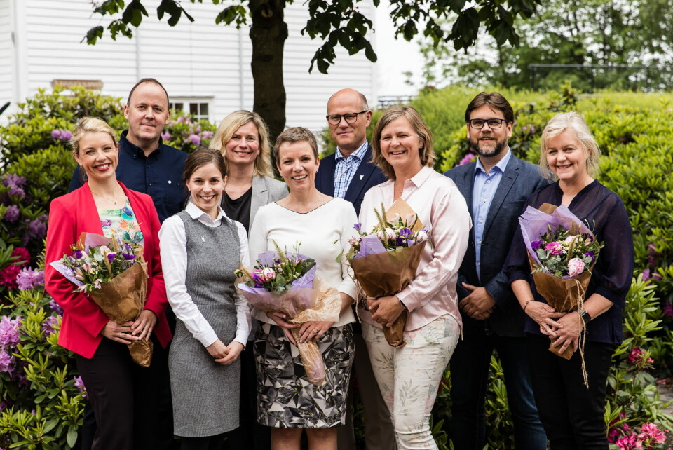 NYTT SENTRALSTYRE: Fra venstre: Clara Bratholm (Ylf), Geir Arne Sunde (Of), Kristin Kornelia Utne (Ylf), Marit Karlsen (Af), Marit Hermansen, Ole Johan Bakke (LSA), Anne-Karin Rime (Of), Nils Kristian Klev (Af) og Frøydis Olafsen (PSL). Foto: Legeforeningen