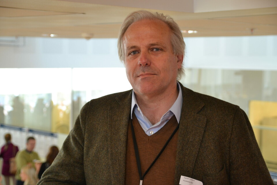 HANDLER OM POLITIKK: - Jeg mener at det er riktig faglig at vi får protonterapi i Norge, og så er det en politisk beslutning at det ble to sentre, sier Sigbjørn Smeland ved Oslo universitetssykehus. Foto: Anne Grete Storvik