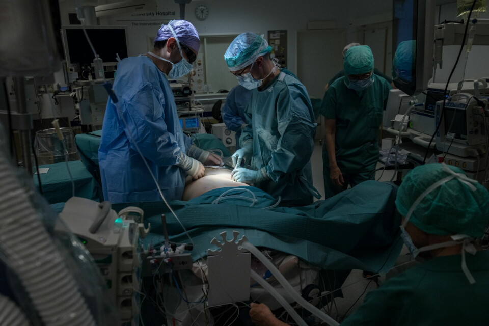 STOR PASIENTGRUPPE: Her blir en tarmkreftpasient operert på Rikshospitalet tidligere i år. Arkivfoto: Vidar Sandnes Foto: