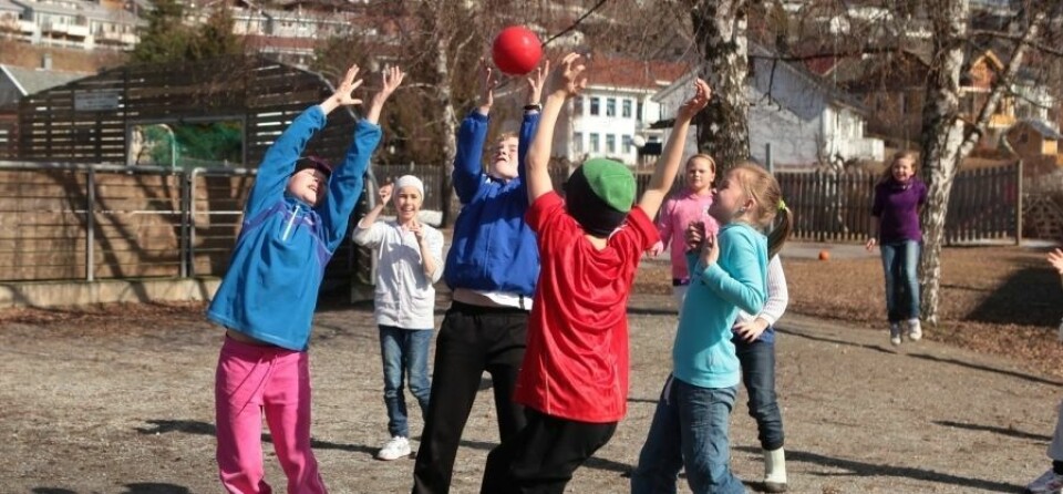 HVER DAG: Femteklassinger som deltar i prosjektet har en time ekstra fysisk aktivitet hver skoledag. Foto: ASK-prosjektet, Høgskulen i Sogn og Fjordane